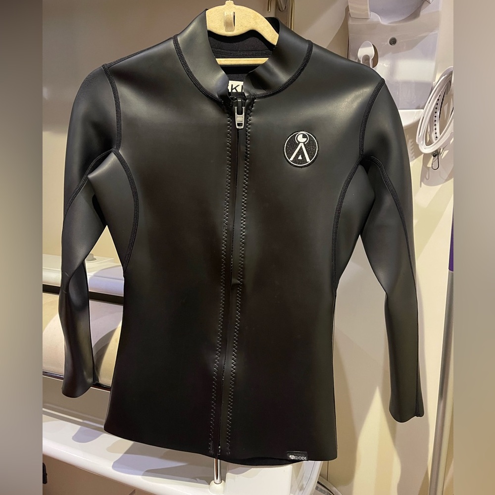 Black Women's wetsuit Jacket